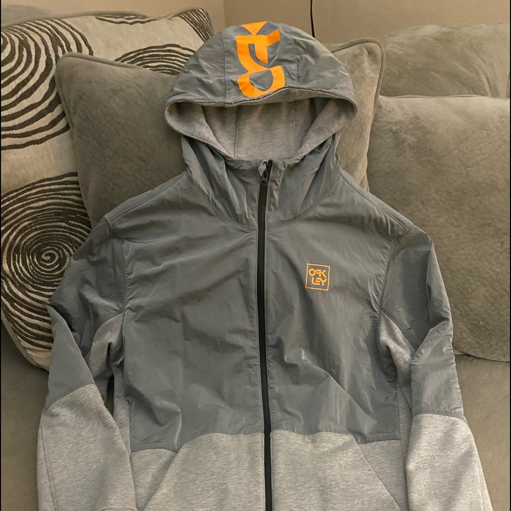 Beautiful Unisex Oakley hooded jacket